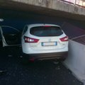 Italijoje greitkelyje įgriuvo viadukas, žuvo du žmonės