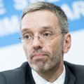 Austrijos kancleris: atleidžiamas vidaus reikalų ministras Kicklis
