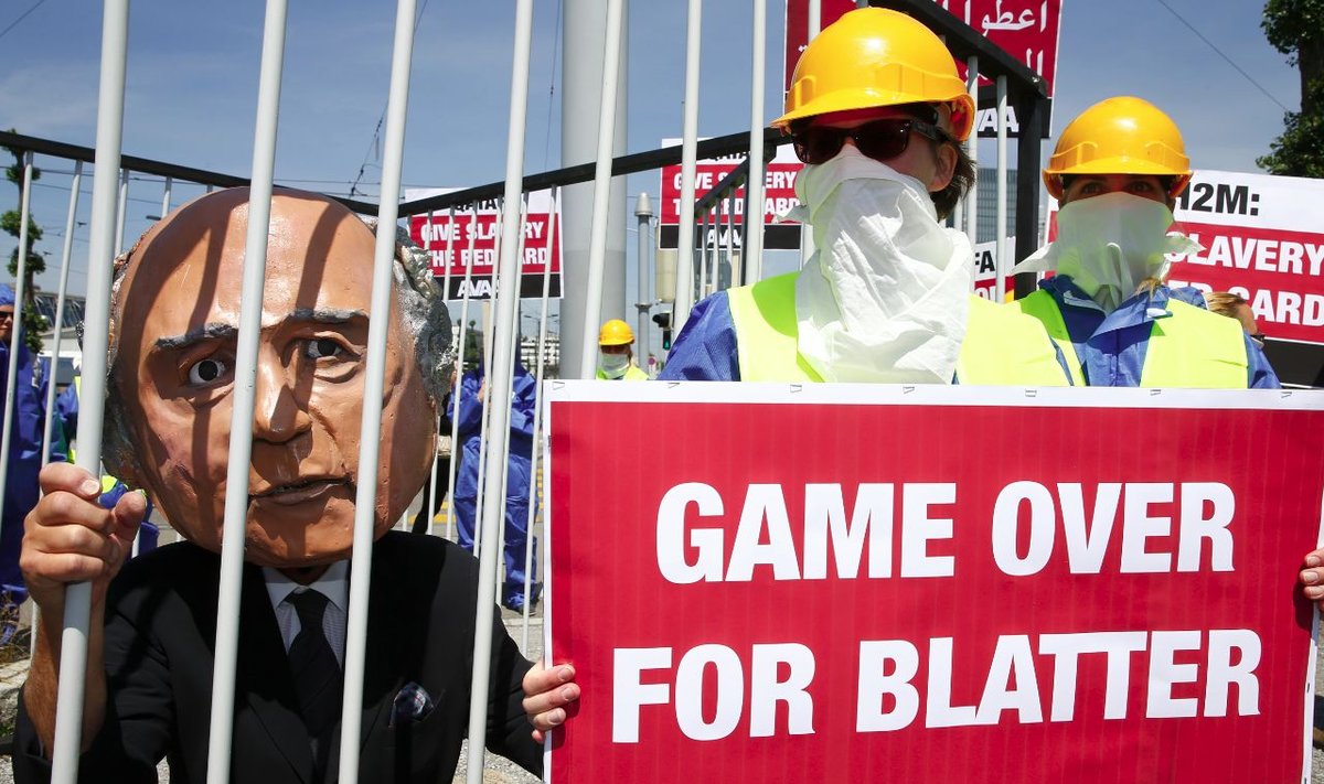 Aktyvistų demonstracija prieš Seppą Blatterį