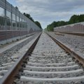 Žaidimai su akmenimis ant geležinkelio bėgių baigėsi byla teisme