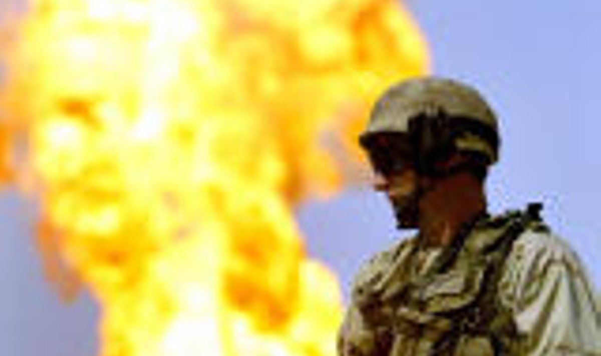 JAV karys saugo degantį naftos gręžinį Rumailoje