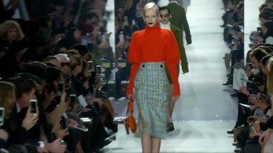 Paryžiuje pristatyta nauja „Dior“ gatavų drabužių kolekcija