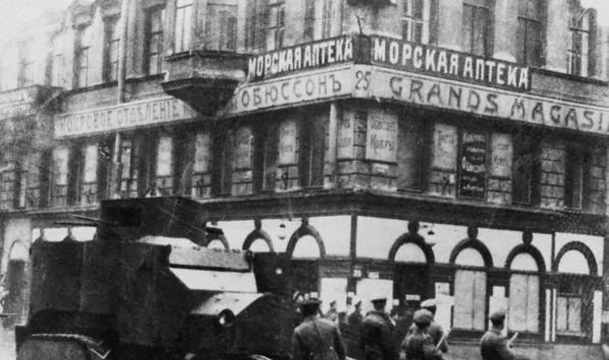 Bolševikų kariai gatvėje