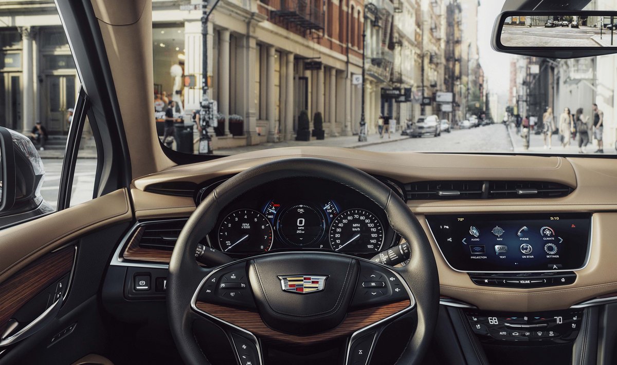 "Cadillac XT5"