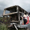 Taivane degančiame autobuse žuvo 26 žmonės, daugiausia – namo vykę turistai iš Kinijos