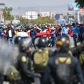 Peru tęsiantis protestams, visoje šalyje skelbiama nepaprastoji padėtis