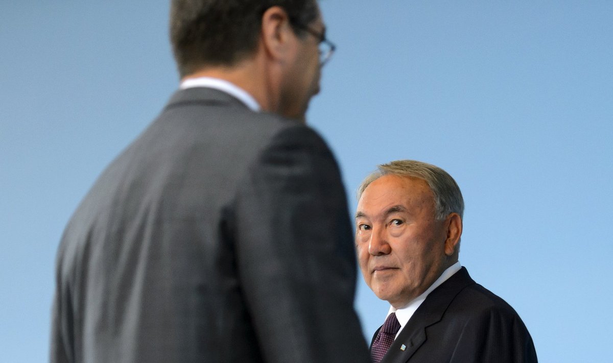 Kazachstano prezidentas Nursultanas Nazarbajevas, PPO vadovas Roberto de Azevedo