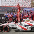 „IndyCar“ sezono starte – prancūzo pergalė startavus iš rikiuotės galo