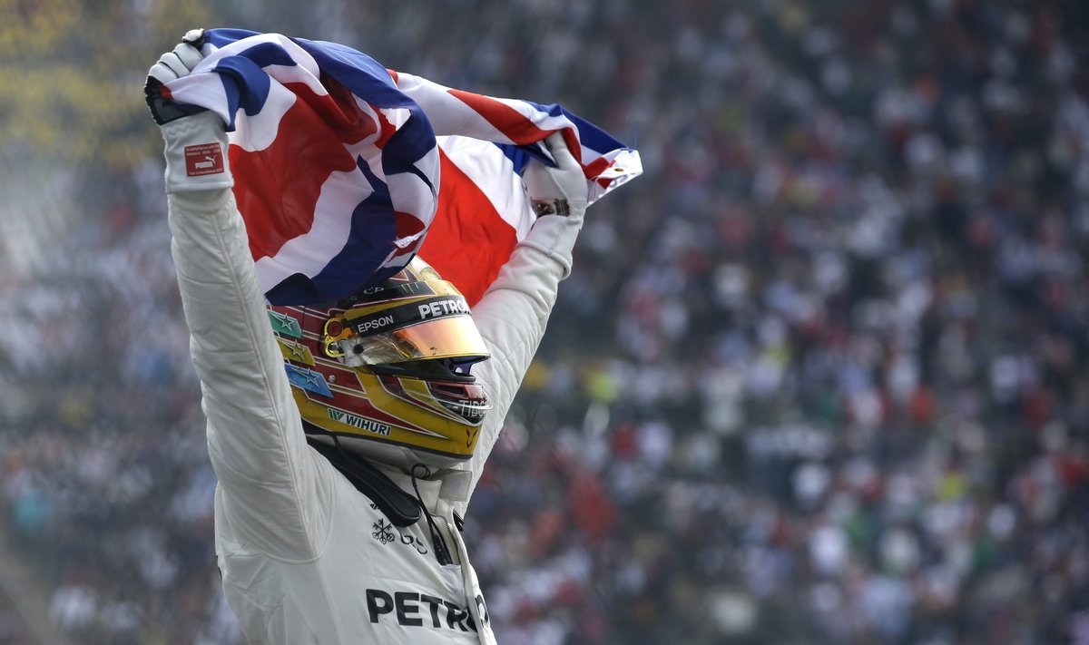 L. Hamiltonas Meksikos GP užsitikrino čempionų titulą