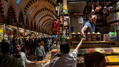 Infliacija Turkijoje padidėjo iki 62 proc.