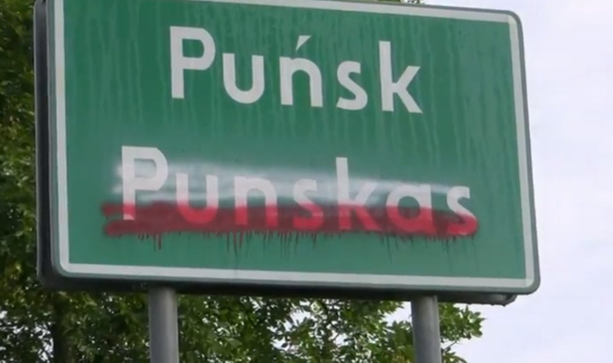 Lietuviškuose rajonuose Lenkijoje - išpuoliai prieš lietuviškus užrašus