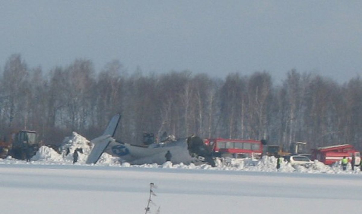 Sibire sudužo "UTair" lėktuvas