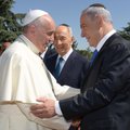 Popiežius susikibo su Izraelio premjeru: kokia kalba šnekėjo Jėzus?