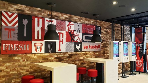 Atnaujintas Vilniaus pagrindinis „KFC“ restoranas atveria duris naujoje vietoje