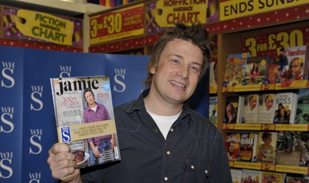 Jamie Oliveris rankoje laiko Jamie žurnalą