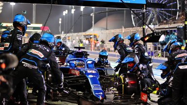 Sugrįžimu mėgavęsis Alonso nebaigė „F-1“ lenktynių dėl kuriozinės priežasties
