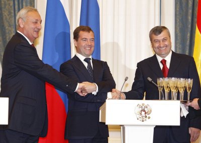 Rusijos, P. Osetijos ir Abchazijos sutarties pasirašymas