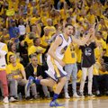 „Warriors“ panaikino 17 taškų deficitą ir antrą kartą įveikė „Blazers“