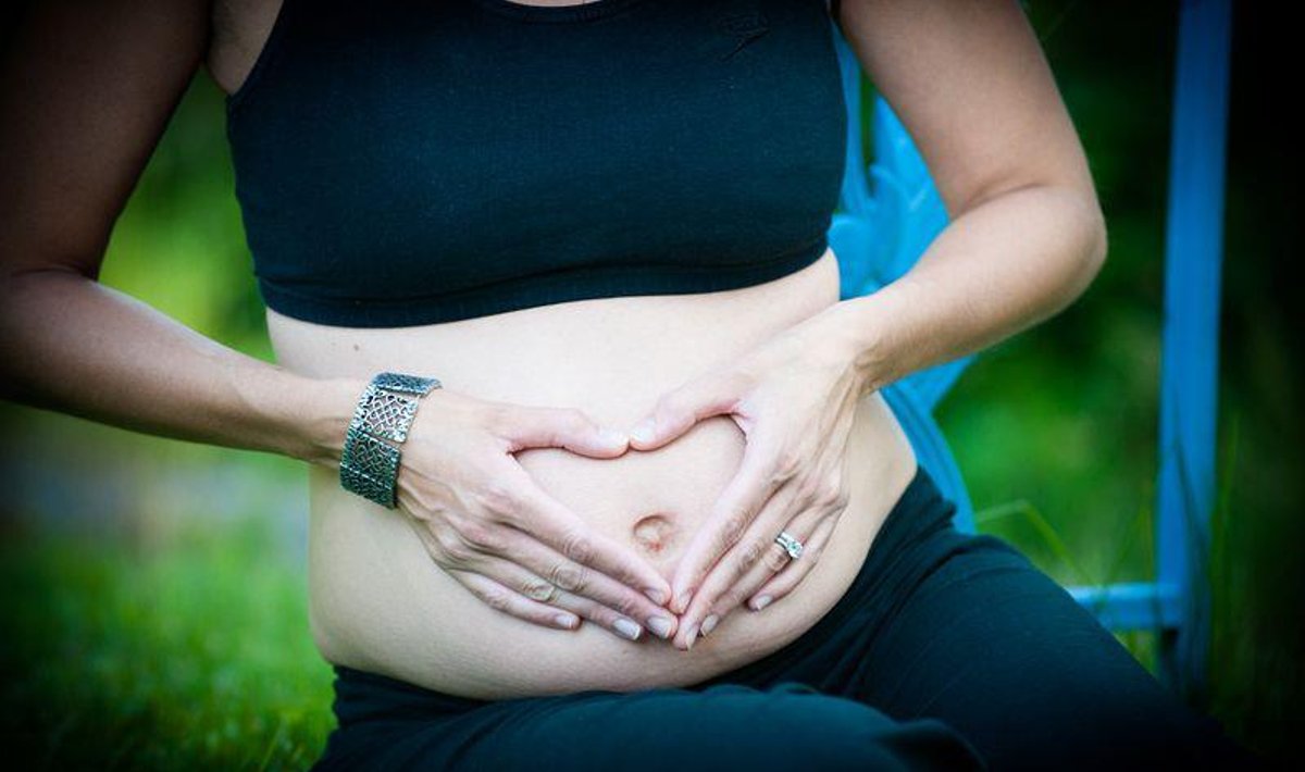 Drąsios moterys parodė, kaip iš tikrųjų atrodo moters pilvas po gimdymo, facebook.com