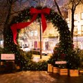 Vilniuje įžiebtas aukščiausias kalėdinis vainikas Lietuvoje