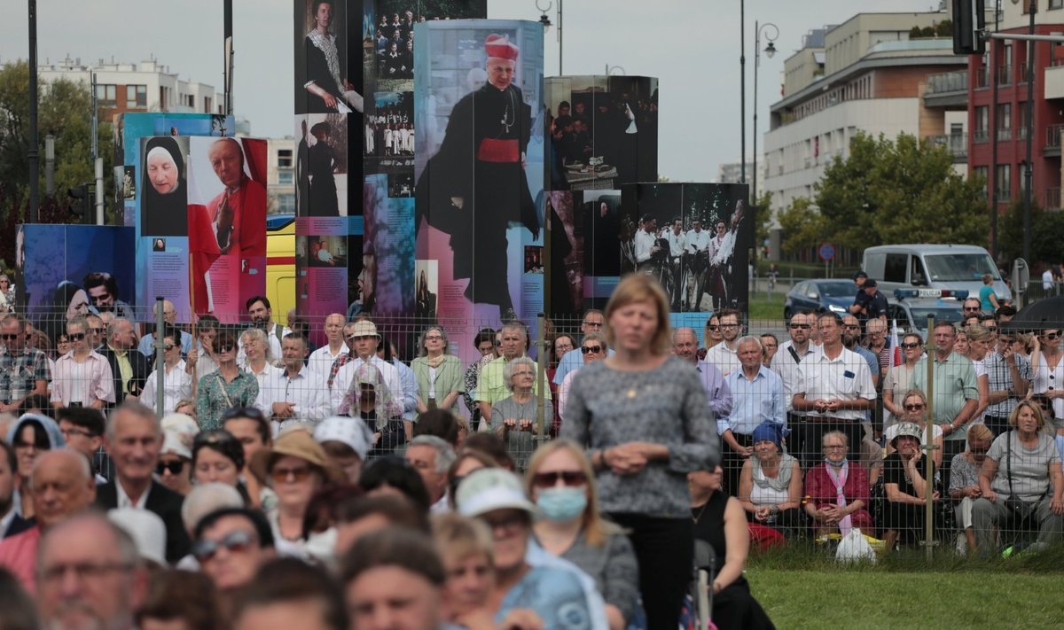 Lenkijoje beatifikuojami komunizmui priešinęsis kardinolas ir akla vienuolė