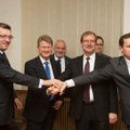 Европарламентарии Паксас и Томашевский - против евро в Литве