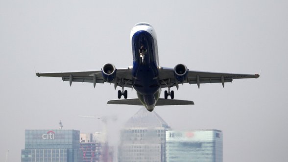 „British Airways“ sulaukė 183 mln. svarų baudos už prarastus klientų asmens duomenis