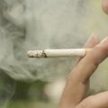 Vyriausybė nepritarė siūlymui drausti rūkyti namų balkonuose
