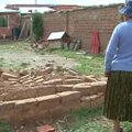 Dramatiškas vaizdo įrašas: Bolivijoje nuo namų vėtra plėšia stogus