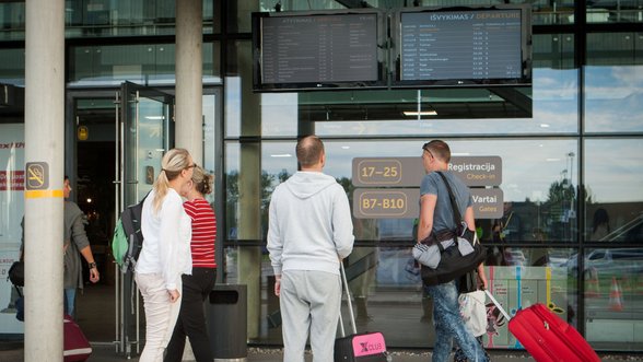 Lithuania's emigration, immigration sets new records - official statistics