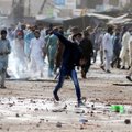 Pakistanas leido tūkstančiams afganų sugrįžti į Talibano užimtą pasienio miestą