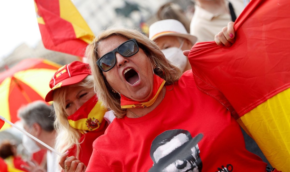 Katalonijos separatistai prieš derybas su Madridu išėjo į gatves
