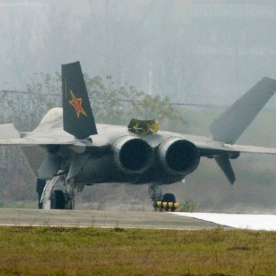 Kinijos naikintuvo J-20 prototipas