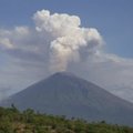 Iš Balio ugnikalnio liejasi lava