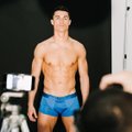 Cristiano Ronaldo keičia kryptį: jachtos denyje – intymus flirtas su bikini gražuole fotogalerija