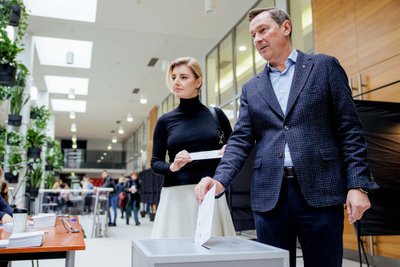 Kandidatas į Vilniaus merus Artūras Zuokas dalyvauja išankstiniame II-ojo savivaldos rinkimų turo balsavime