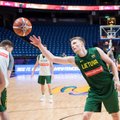 Žaidėjai šurmuliuoja dėl čempionato kamuolio – galvas kraipo ir lietuviai