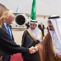 Į Saudo Arabiją nepridengtais plaukais atvykusi M. Trump patraukė socialinių tinklų dėmesį