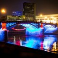 Naujomis šviesomis suspindo sostinės tiltai