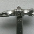 Kovinis plaktukas – kodėl vėlyvaisiais viduramžiais sunkius ir didelius kardus dažnai keitė kūjeliai?