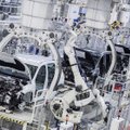„Volkswagen“ atleis darbuotojus Slovakijoje – juos pakeis mašinos