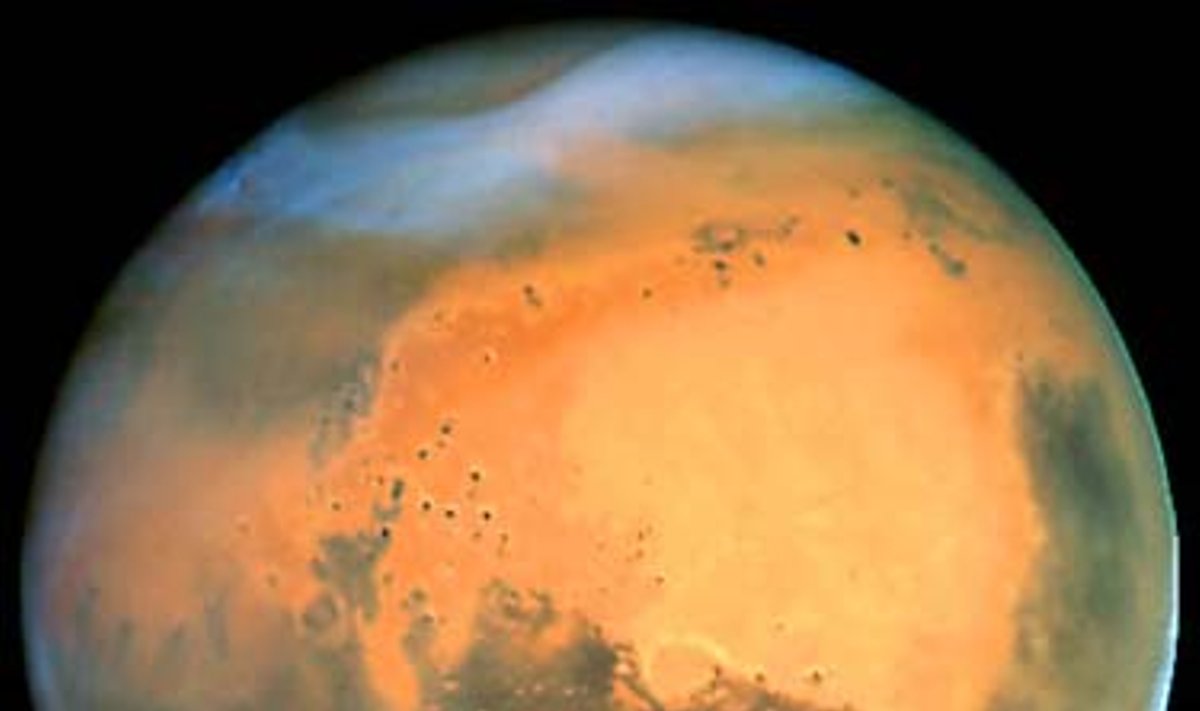 Birželio 26 Marsas praskriejo 68 milijonų km atstumu nuo Žemės. Tuo metu buvo padarytos geriausios, NASA specialistų nuomone, raudonosios planetos fotografijos.