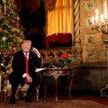Мальчик звонил спросить, где Санта-Клаус. Ему ответил Трамп: "Ты еще веришь в Санту?"
