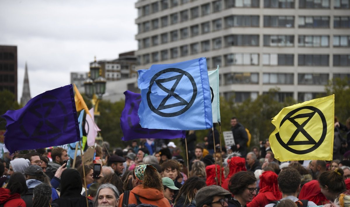 Amsterdame sulaikyti 90 klimato aktyvistų, Londone – 135