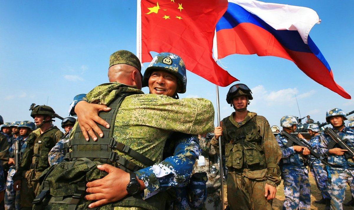 Kinų ir rusų kariai