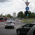 Nuo avarijos per plauką: šioje Vilniaus vietoje klysta visi vairuotojai, kurie žiūri į kelio ženklus