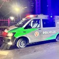 Žaibiškas ginkluoto vyro sulaikymas Vilniuje: automobilių stovėjimo aikštelėje į jaunuolį nukreipė revolverį