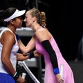 WTA čempionatas: Barty įveikė Benčič, Osaka nugalėjo Kvitovą