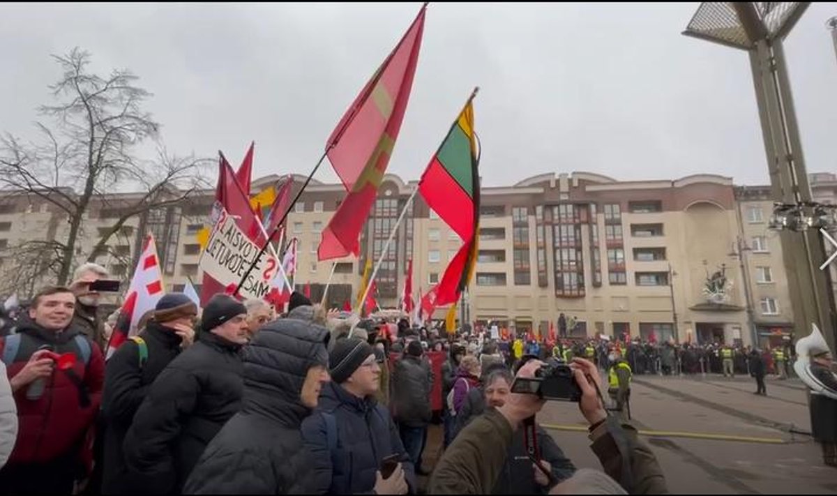 Protestas prie Seimo.