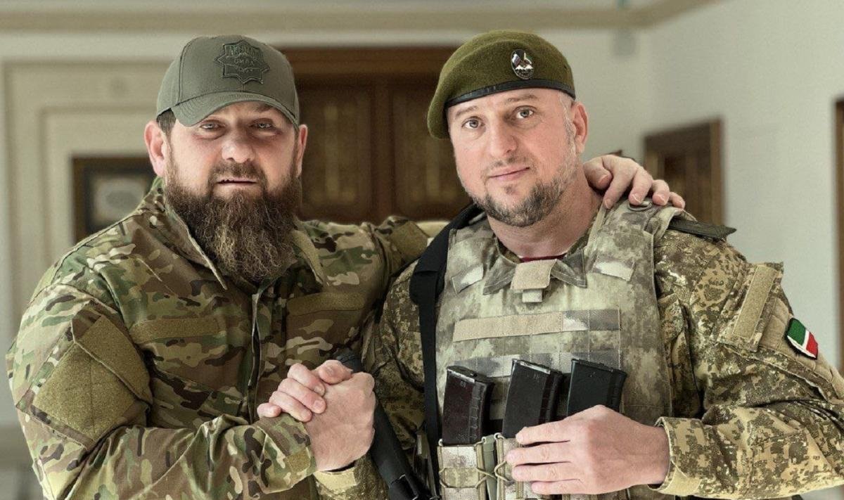 Ramzanas Kadyrovas ir Apta Alaudinovas